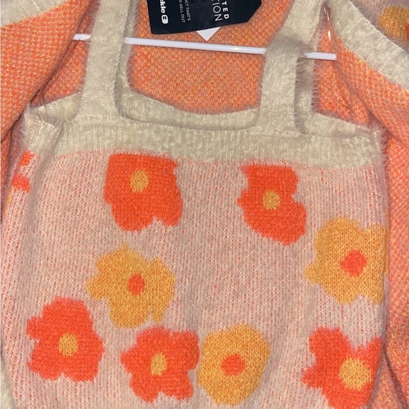 Cardigan/Tank set - Picture 3 of 6